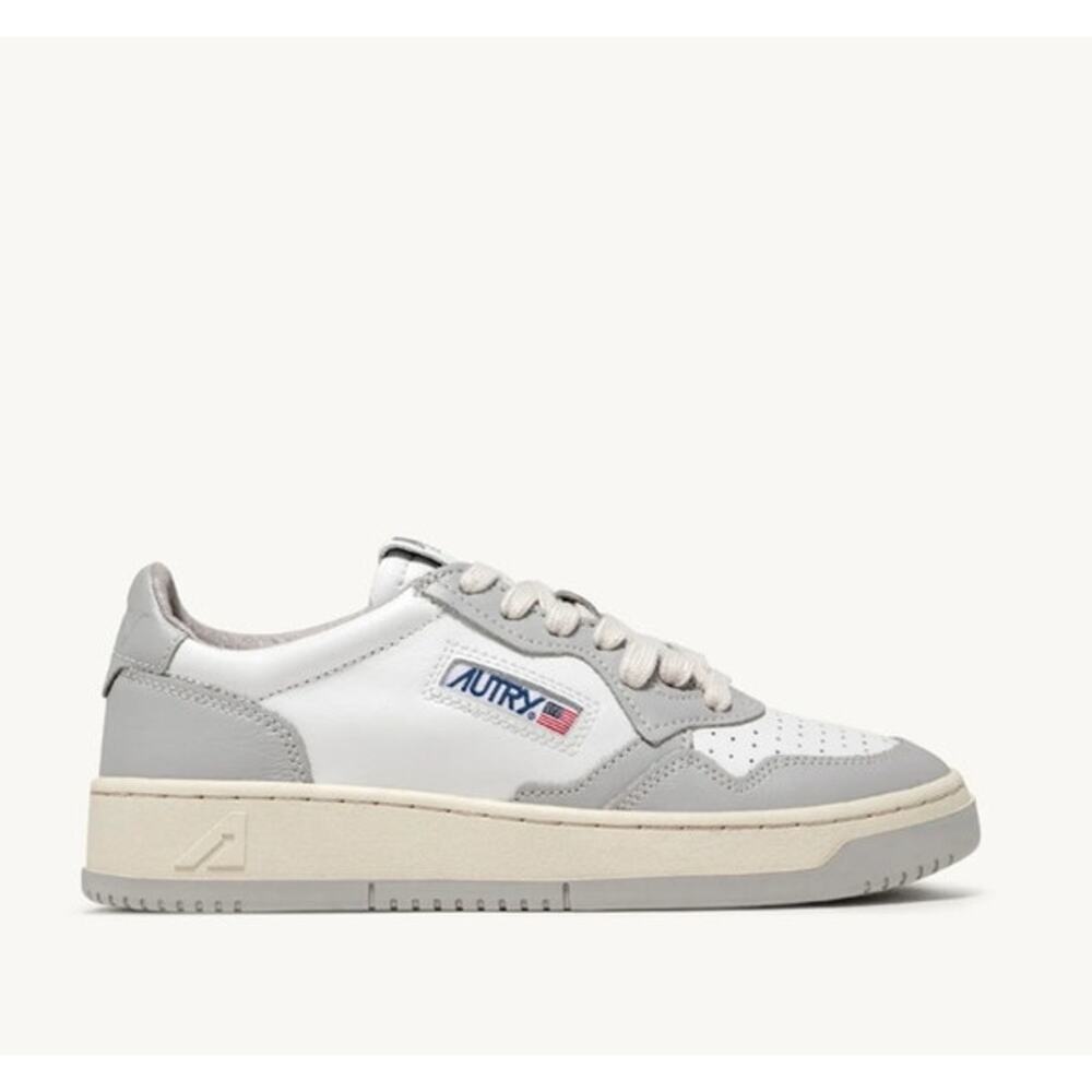 AUTRY Leather Medalist Low Sneakers - White/Vapor Womens size 11/ 41